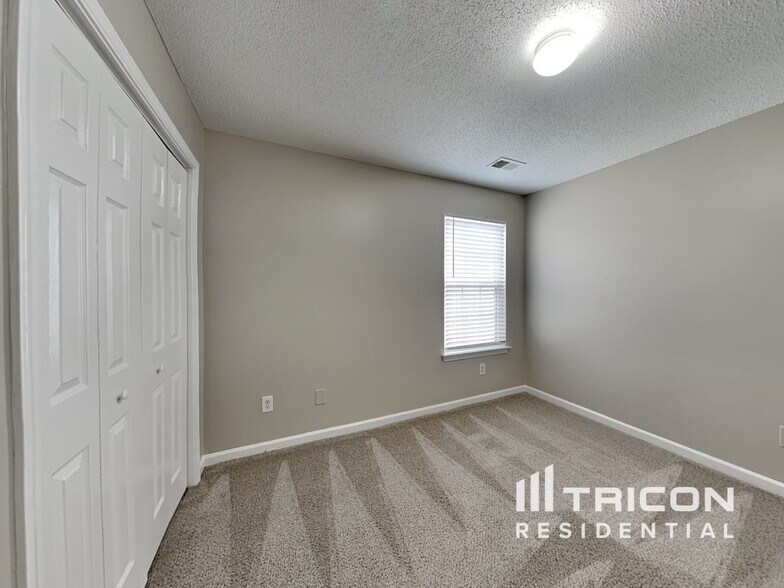Building Photo - 7390 Battlecreek Ln