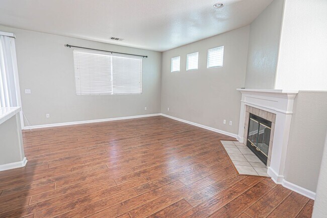 Building Photo - Charming 4-Bedroom Single-Story Home in Lancaster!