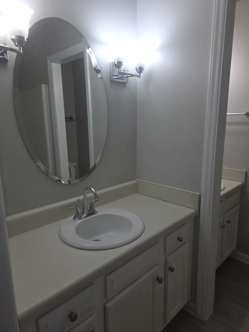 Building Photo - 2904 Bannf Ct