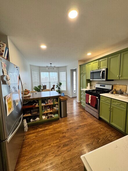 Building Photo - 18025 Lisbon Dr