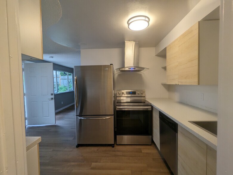 Building Photo - 1614 Cellars Ave