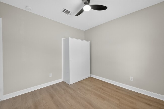 Building Photo - 889 Chas Ln