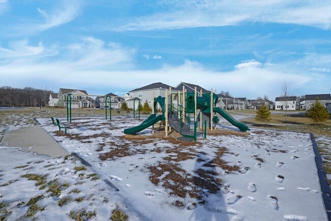 Building Photo - High End-New Build 5 Bed Home Plain City