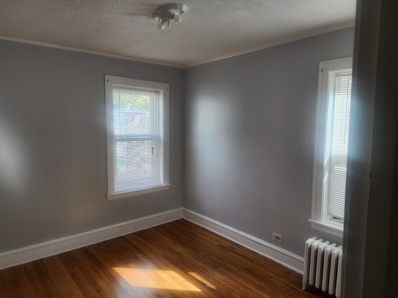 Building Photo - 4842 Elm St