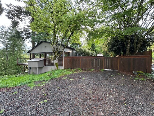 Building Photo - Stunning Views! Secluded 2 Bed, 1 Bath Gem!