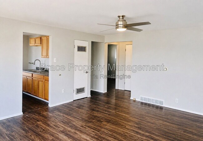 Building Photo - 595 W Dartmouth Ave