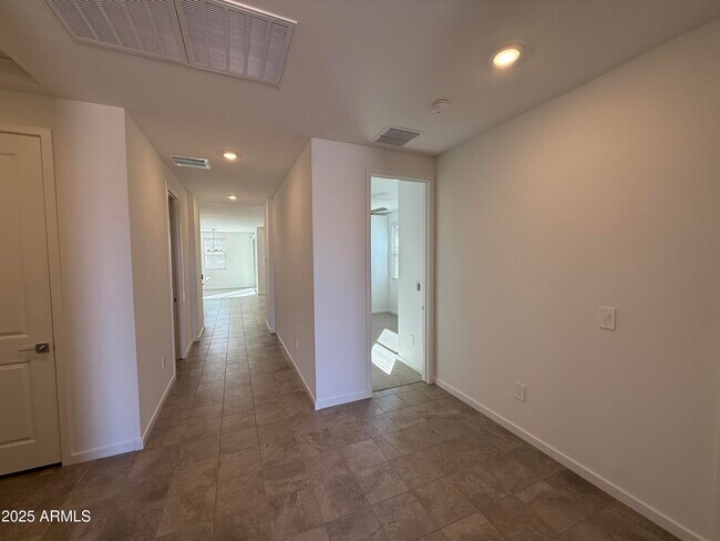 Building Photo - 4185 W Yolanda Ln