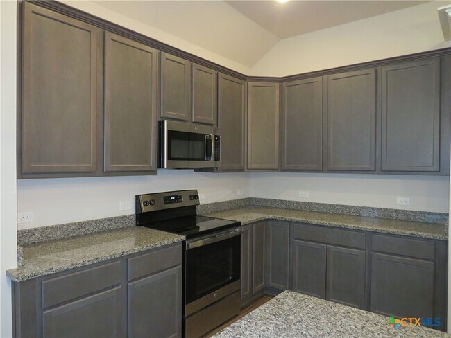 Building Photo - 6308 Golden Gate Dr