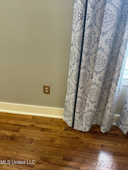 Building Photo - 3564 Cowan Pl