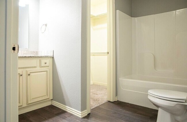 Building Photo - FREE 55" TV or 28" BLACKSTONE WITH SIGNED LEASE!! 4B/4.5B