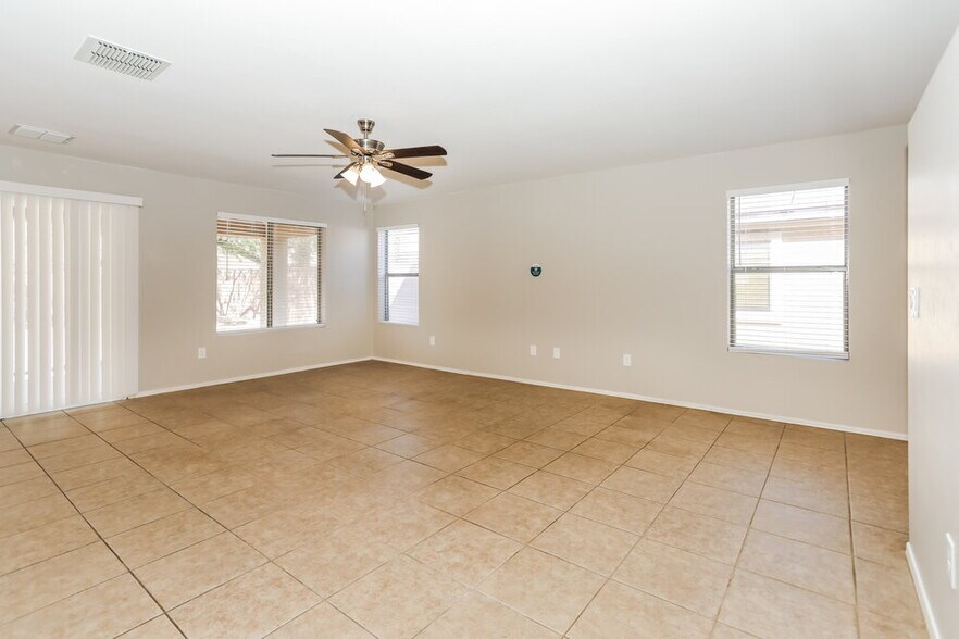 Building Photo - 11881 W Heyburn Dr