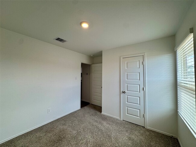 Building Photo - 2216 Laurel Bloom Ln