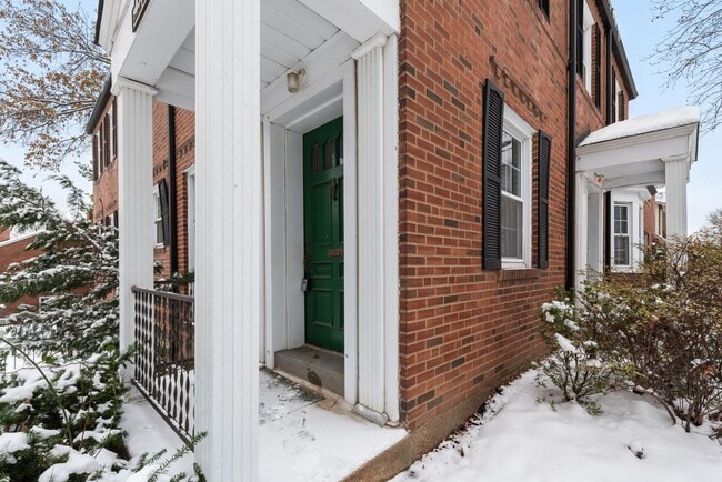 Building Photo - 7710 Brookline Terrace