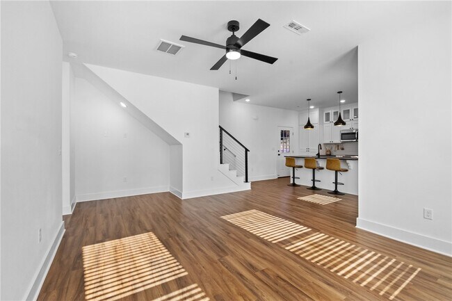 Building Photo - 913 S Wichita Ave