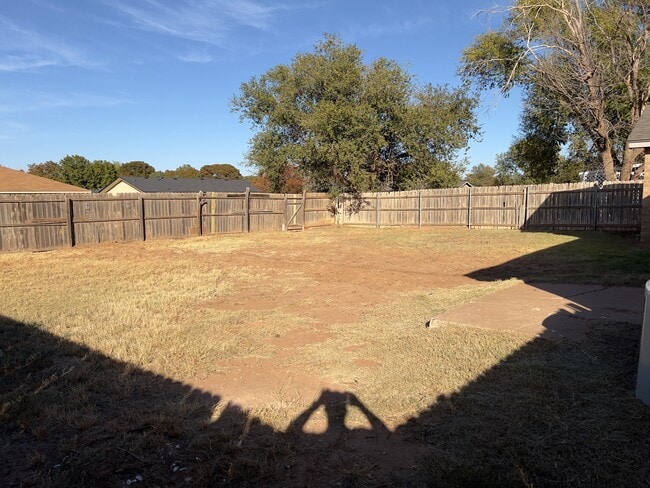 Building Photo - 302 E 17th St