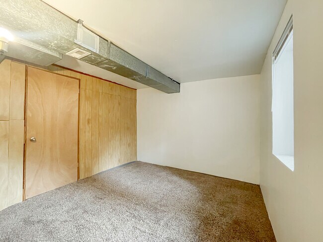 Building Photo - 1255 S 25th St