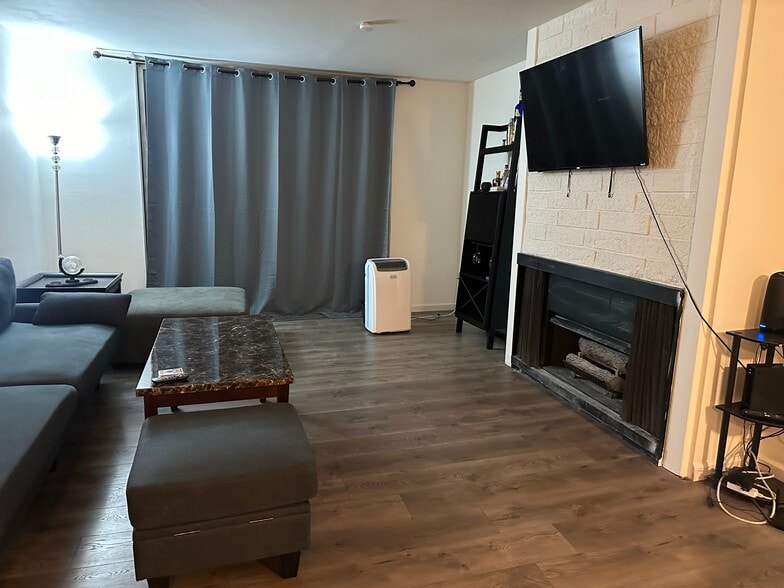 Building Photo - 421 S La Fayette Park Pl
