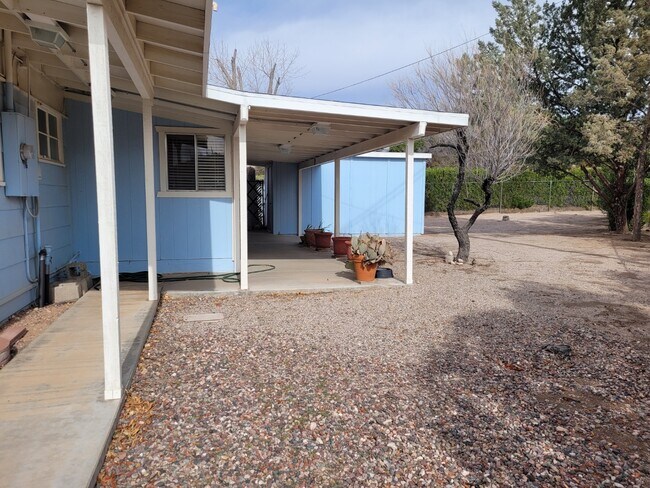 Building Photo - 600 El Recreo Ct