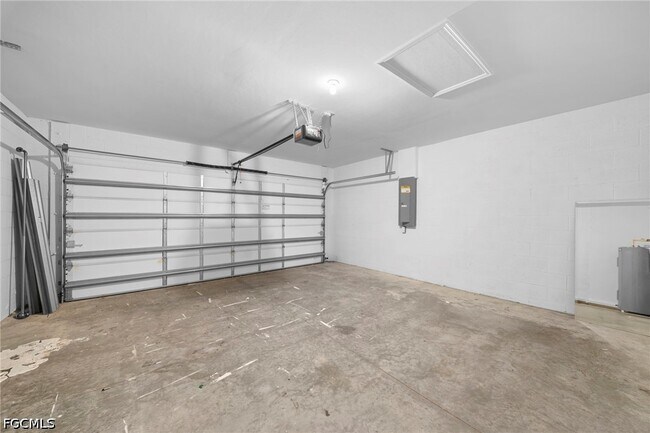 Building Photo - 10464 Canal Brook Ln