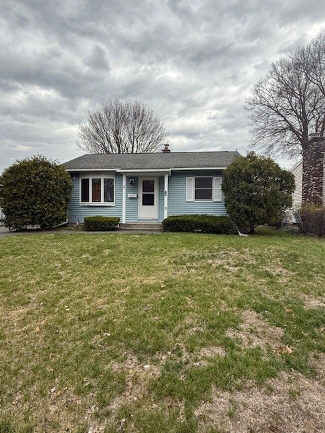 Building Photo - 2 BD  1 BA  South Colonie Schools