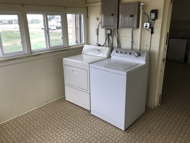 Building Photo - One of a kind ranch home with lake mountain views!