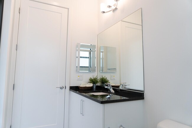 Building Photo - 8151 Laurel Falls Dr