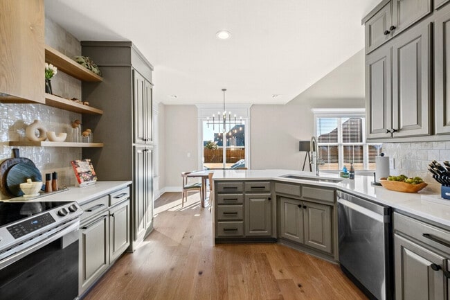 Building Photo - 6508 Stone Lake Dr