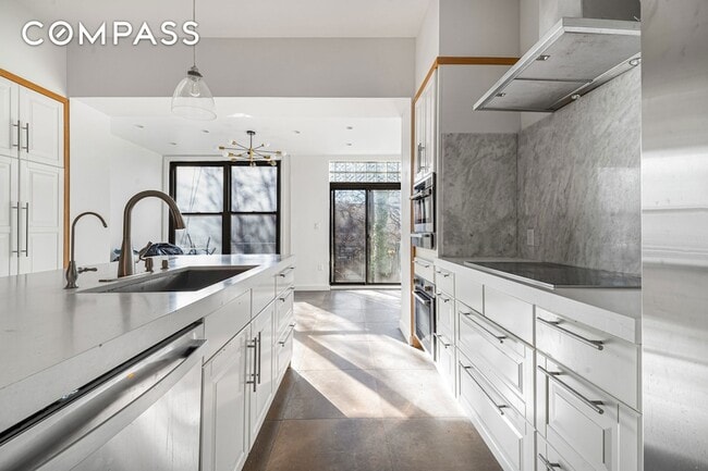 Building Photo - 458 W 153rd St