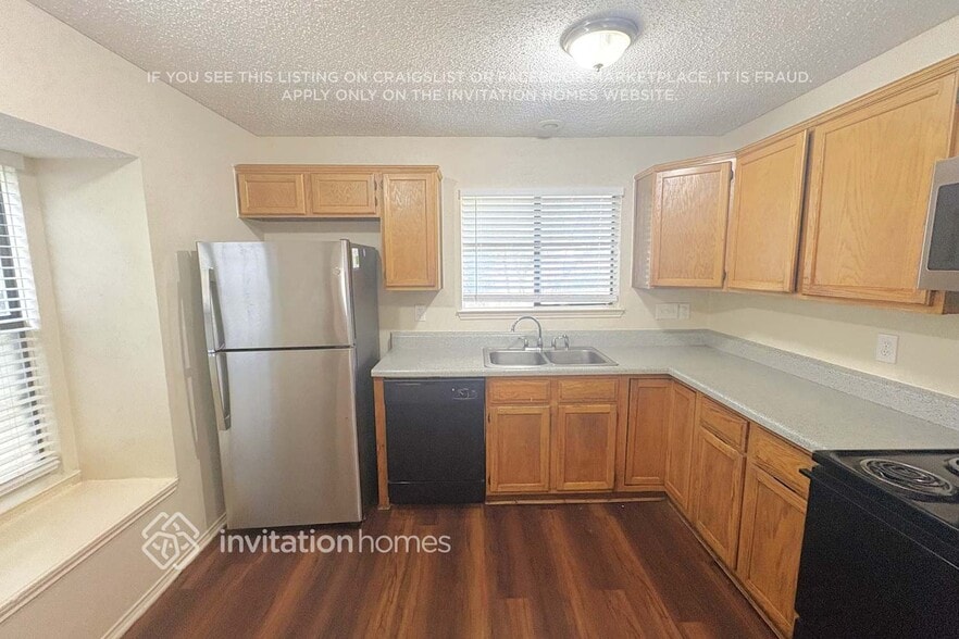 Building Photo - 6919 Cedar Knoll Dr