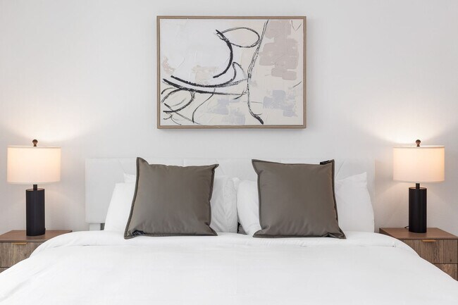 Building Photo - 1301 Leah Ave