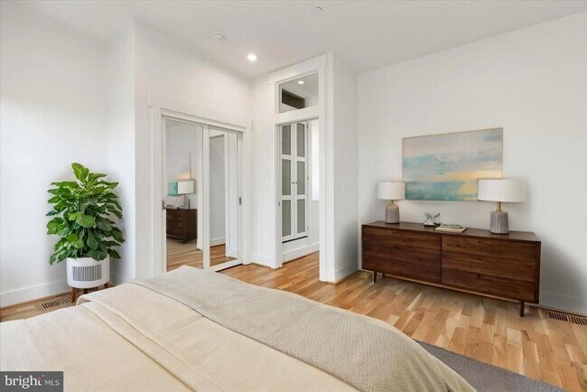 Building Photo - 3169 18th St NW