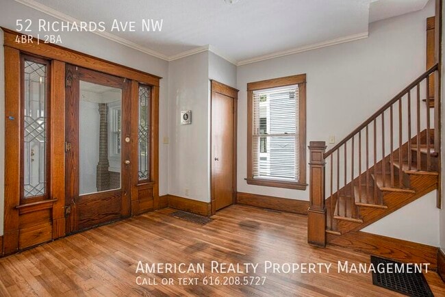 Building Photo - 52 Richards Ave NW