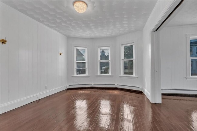 Building Photo - 48 Kenwood St