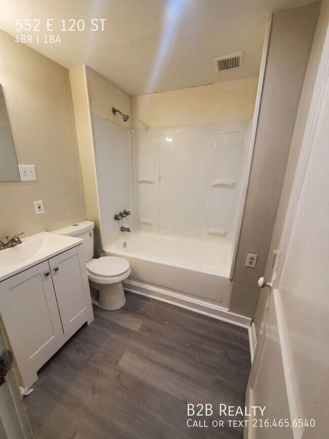 Building Photo - 552 E 120th St