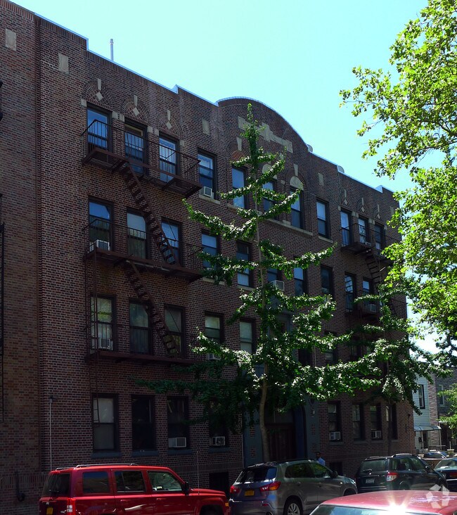 Building Photo - Fort View Court