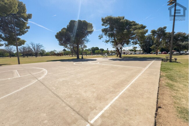 Building Photo - 4Bed/2Bath House at Glendale Ave/19th Ave! Ready for Immediate Move-In! – RV GATE! NO HOA!