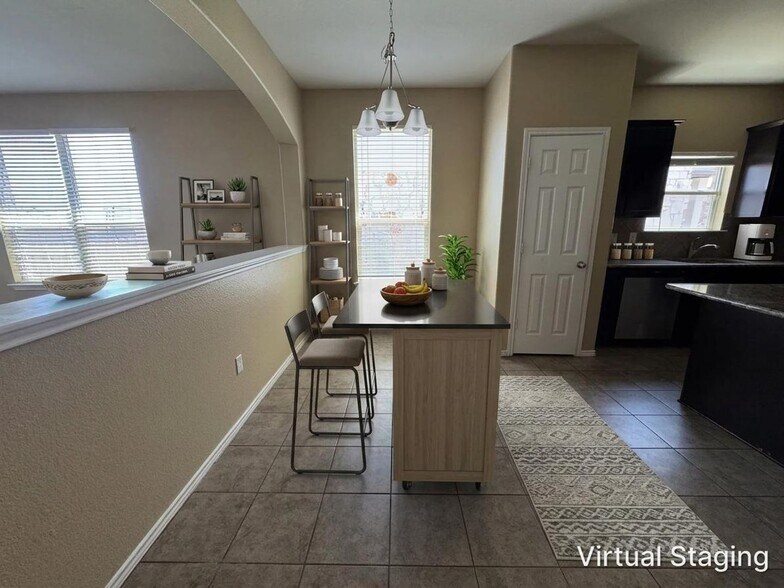 Building Photo - 6406 Clear Brook Dr
