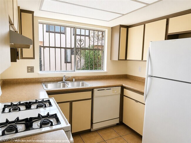Building Photo - 4338 Caliente St