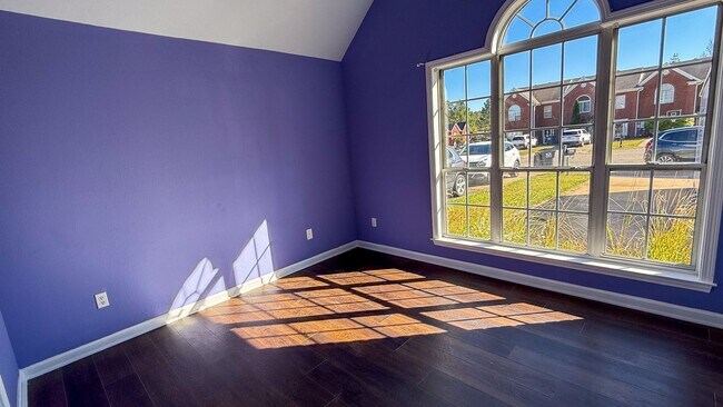 Building Photo - Newly Renovated 2 Bedroom, 2 Bathroom Home