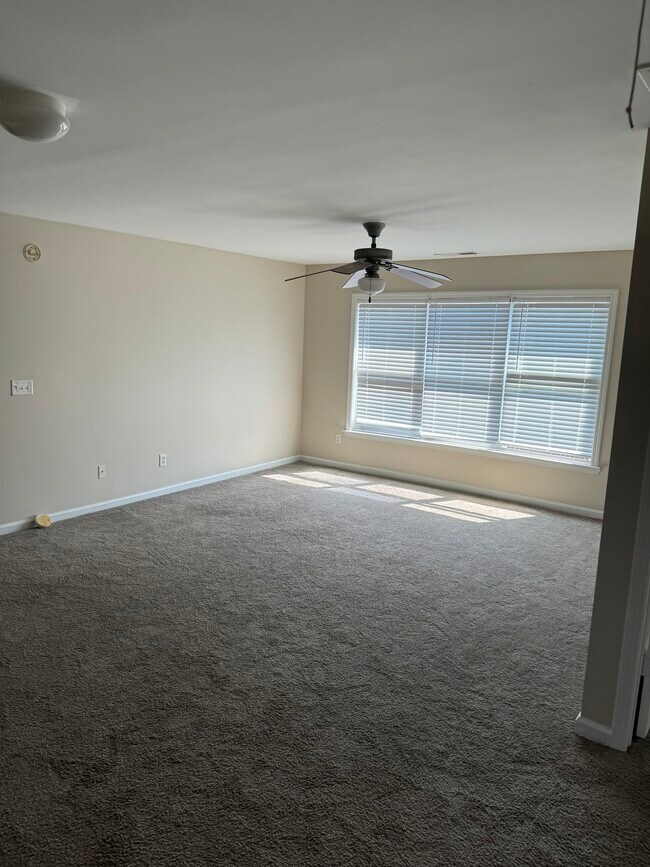 Building Photo - 77 Stallion Way