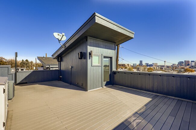 Building Photo - 2851 W 21st Ave