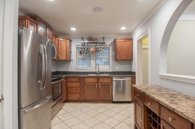 Building Photo - 2709 Brunswick Dr