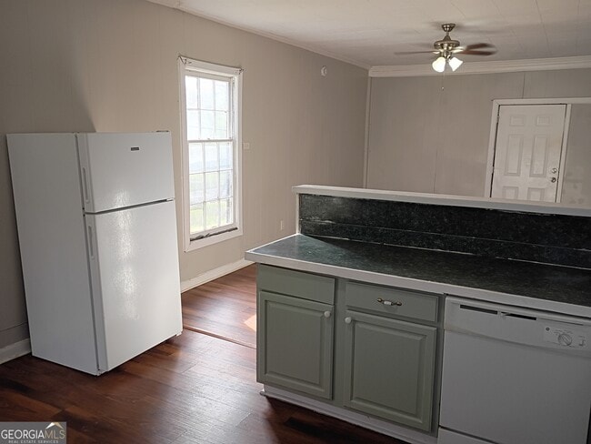 Building Photo - 211 Arnco 6th St