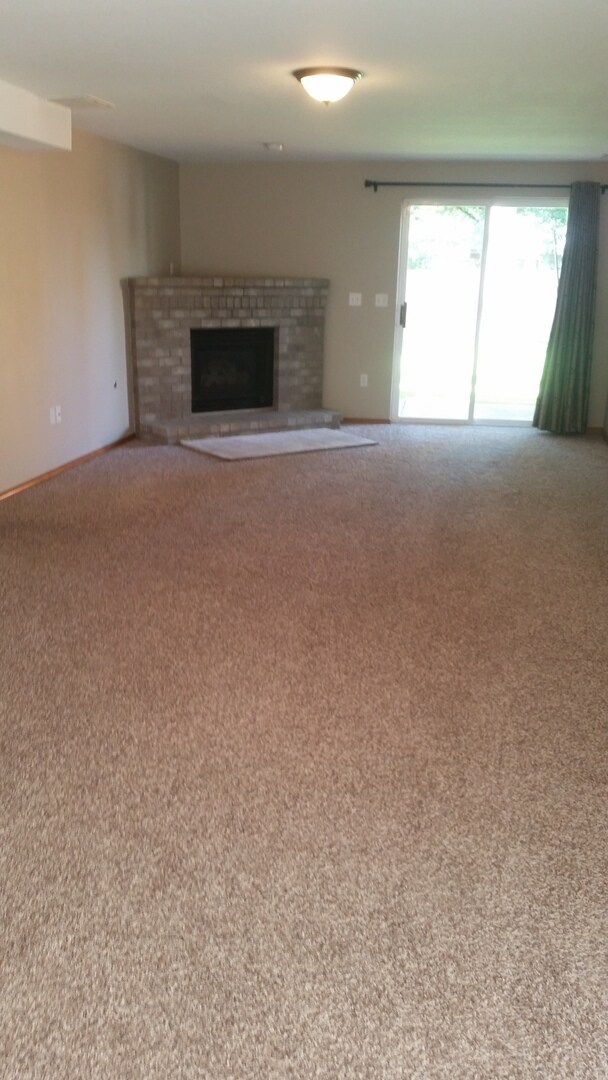 Building Photo - Beautiful South Hill Home!