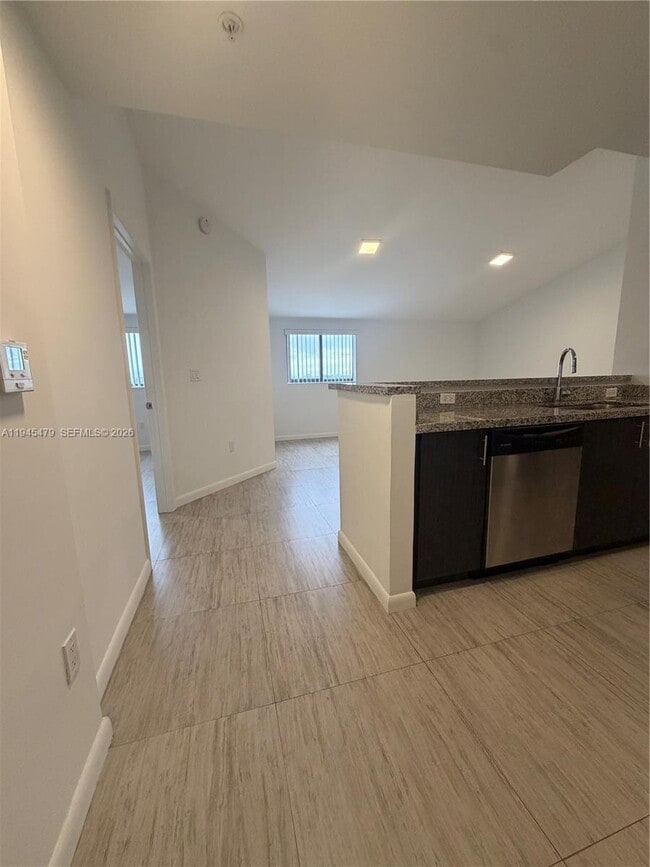 Building Photo - 1801 SW 32nd Ave