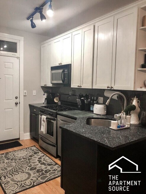 Building Photo - 4808 N Paulina St