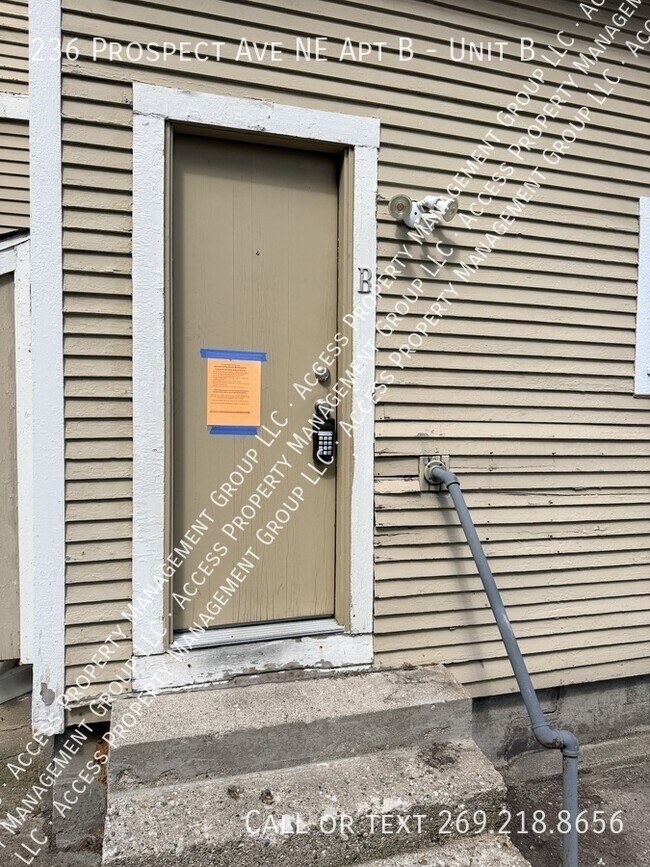 Building Photo - 236 Prospect Ave NE