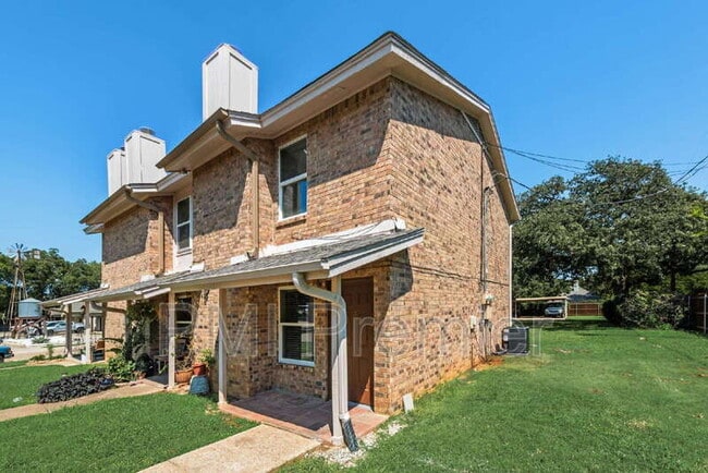 Building Photo - 105 Wildwood Ct