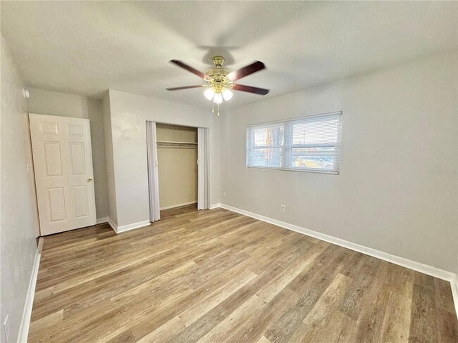 Building Photo - 674 Avenue L SE