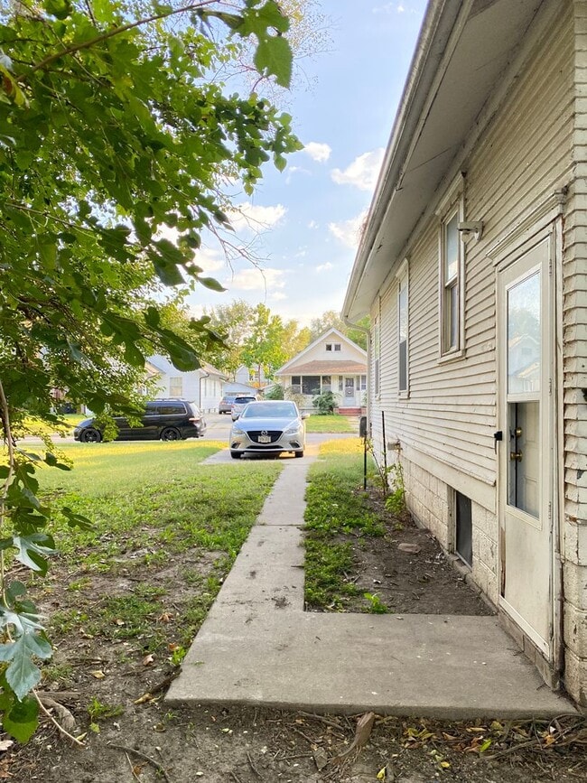 Building Photo - Cozy 2 bed 1 bath house $995 Sec 8 OK